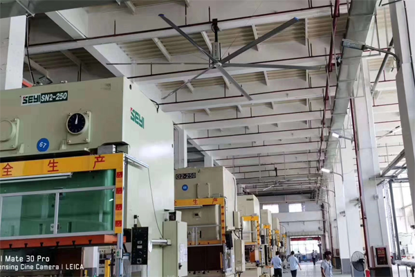 瑞泰風(fēng)肇慶車間大吊扇廠家案例圖 瑞泰風(fēng)肇慶車間大吊扇廠家案例圖