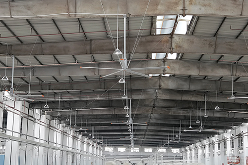 7.3 米工業(yè)大吊扇，工業(yè)場所通風(fēng)降溫的理想之選